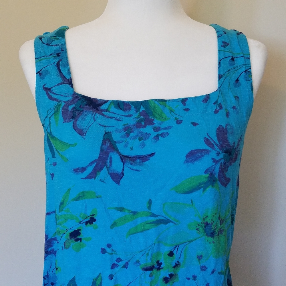 Floral Top - Picture 2 of 6